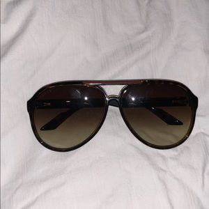 Gucci aviator style